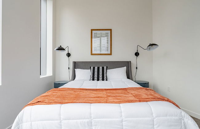 Sophari Bellevue Tower Apts - Photo 16