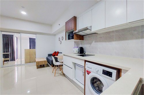 Photo 7 - Homey And Cozy Stay 1Br Tamansari Bintaro Mansion Apartment