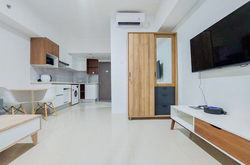 Photo 8 - Homey And Cozy Stay 1Br Tamansari Bintaro Mansion Apartment