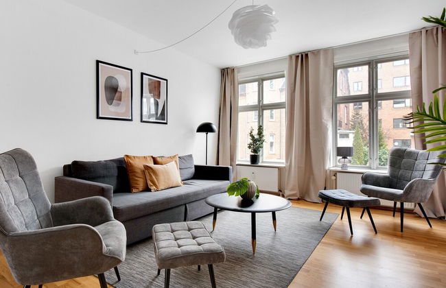 Sanders Constantin - Chic 2-bdr Apt With Balcony - Foto 9