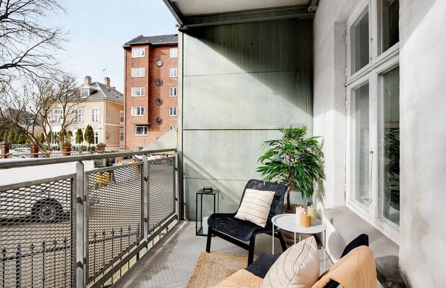 Sanders Constantin - Chic 2-bdr Apt With Balcony - Foto 7