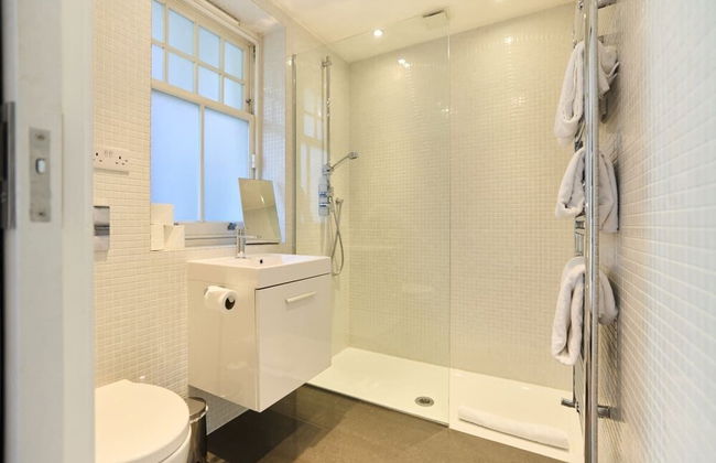 The Clapham Crib - Spacious 4bdr House With Patio - Foto 25