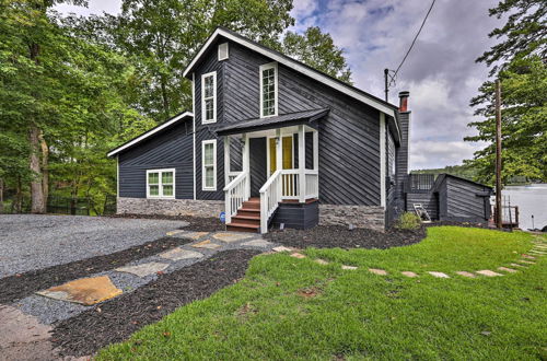 Photo 19 - Waterfront Gem on Lake Sinclair With Boat Dock