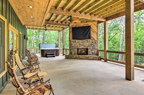 Foto 14 - Riverside Mtn Retreat w/ Hot Tub & Game Room