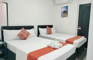 Photo 2 - E & F Condotel