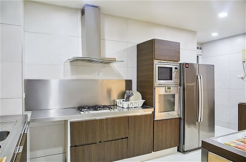 Photo 9 - Impeccable 3-bed Luxury Apartment in Ikoyi, Lagos