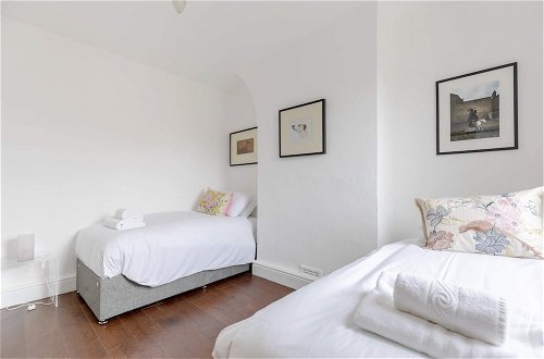 Foto 4 - Trendy 2BD House 5 Mins From Willesden Junction