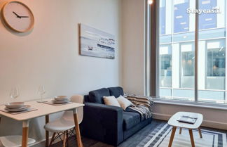 Photo 3 - Spacious Central Apartment With Great Transports