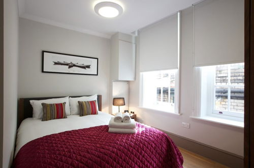 Photo 2 - Fitzrovia New Cavendish Street by Viridian Apartments