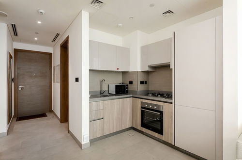 Photo 12 - Modern 1bdr at Sobha Waves