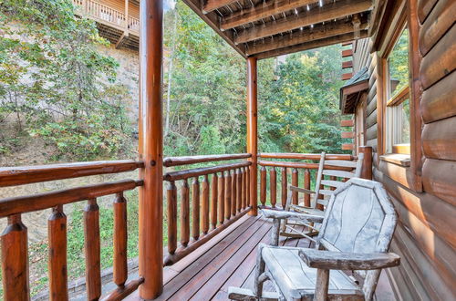 Foto 73 - Cabin w/ Theater, Games & Hot Tub! Sleeps 30