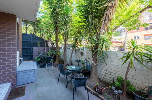 Foto 7 - Beautiful 2-bed Unit in St Kilda West w/ Parking