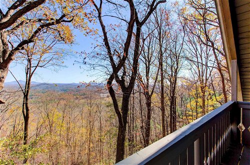 Foto 4 - Quiet Mountain Getaway w/ Deck + Sweeping Views