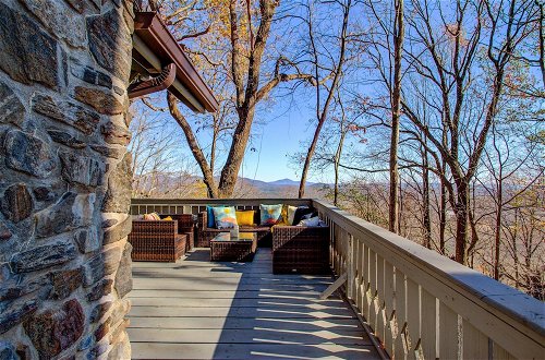 Foto 24 - Quiet Mountain Getaway w/ Deck + Sweeping Views