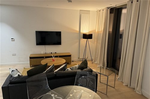 Foto 24 - Docklands Stunning 2 bed Apartment London