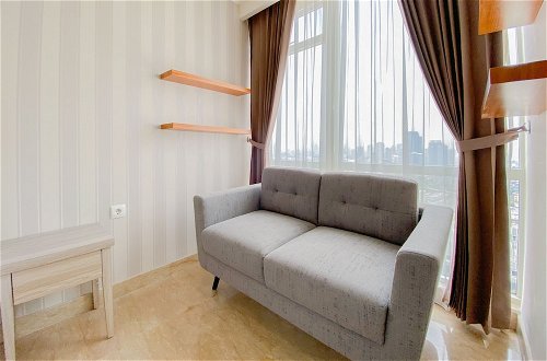 Photo 25 - Good Choice And Elegant Studio Menteng Park Apartment