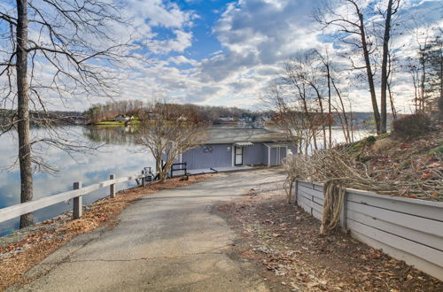 Photo 15 - Unique Smith Mountain Lake Home Over Water w/ Dock