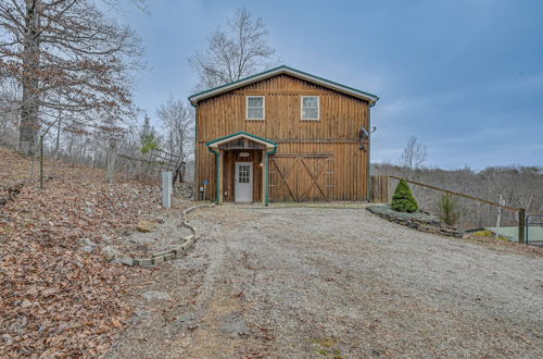 Photo 4 - Bee Spring Cabin w/ Arcade Game: Steps to Lake