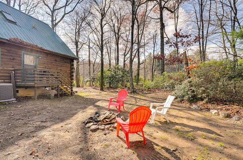 Foto 17 - Rustic Fancy Gap Cabin w/ Blue Ridge Parkway Views