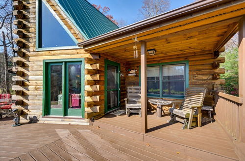 Foto 9 - Rustic Fancy Gap Cabin w/ Blue Ridge Parkway Views