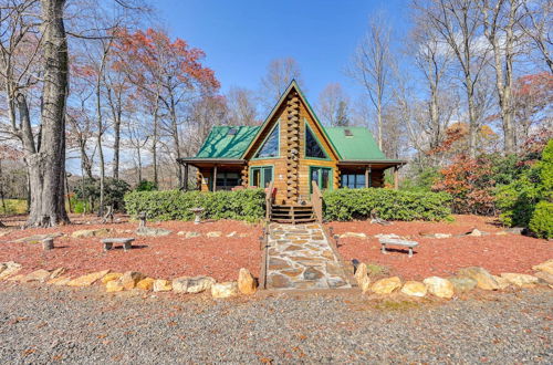 Foto 22 - Rustic Fancy Gap Cabin w/ Blue Ridge Parkway Views