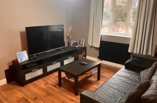 Photo 5 - Spacious 1BD Flat - 4 Mins to Regent's Canal