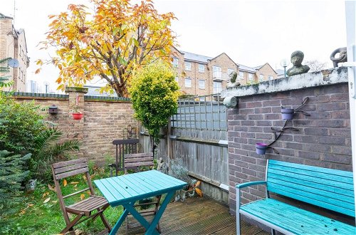 Photo 20 - Charming 1BD Retreat With Garden Area, Greenwich