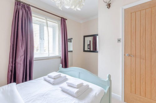 Photo 4 - Charming 1BD Retreat With Garden Area, Greenwich