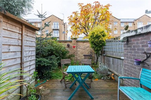 Photo 19 - Charming 1BD Retreat With Garden Area, Greenwich