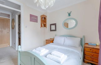 Photo 3 - Charming 1BD Retreat With Garden Area, Greenwich