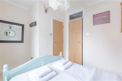 Photo 6 - Charming 1BD Retreat With Garden Area, Greenwich