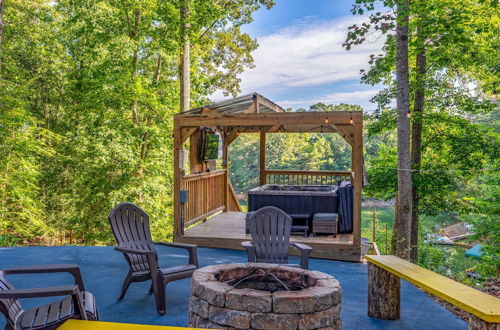 Photo 27 - 'emerald Cove Chalet' on Douglas Lake w/ Hot Tub