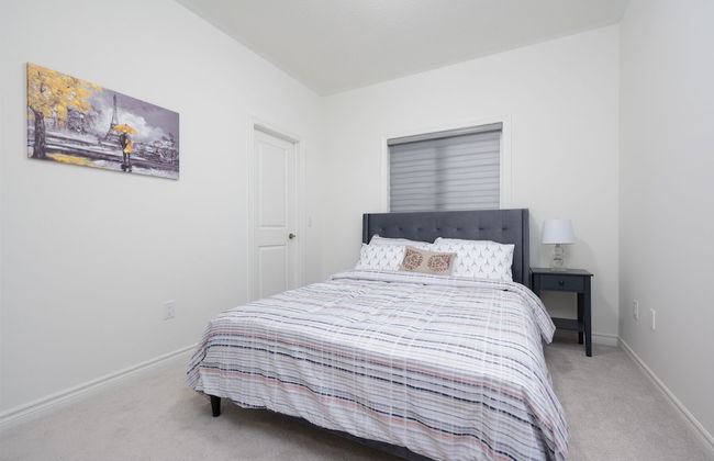 Luxury Villa 5BR-4.5 Bath - Photo 6