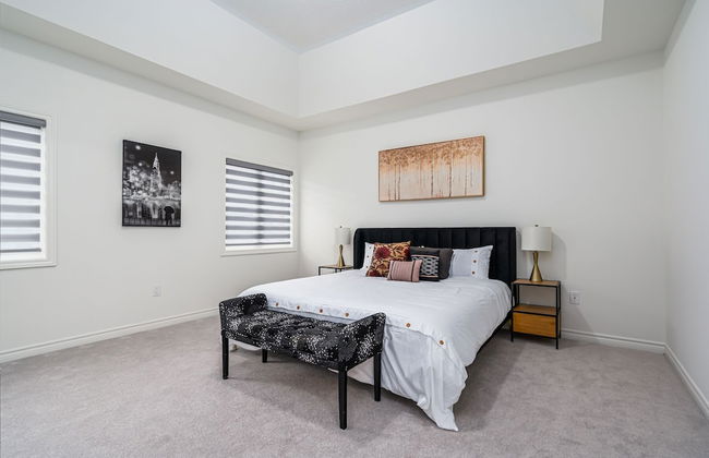 Luxury Villa 5BR-4.5 Bath - Photo 7