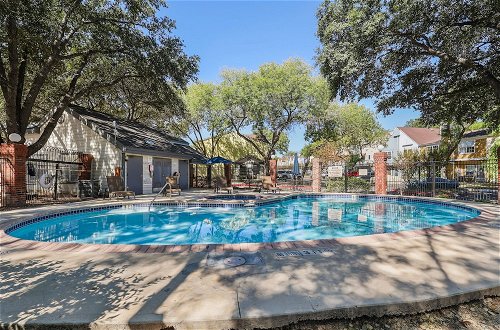 Photo 7 - San Antonio Townhome: Community Pool & Hot Tub