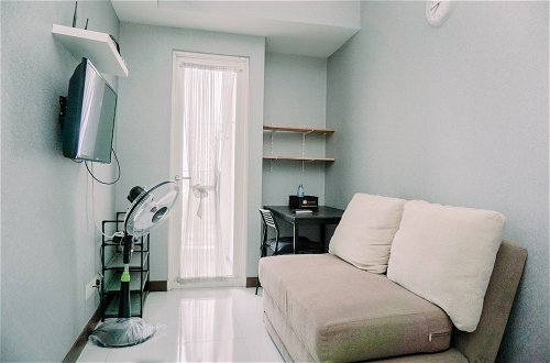 Photo 10 - Comfort And Simply Look 1Br Apartment At Scientia Residence
