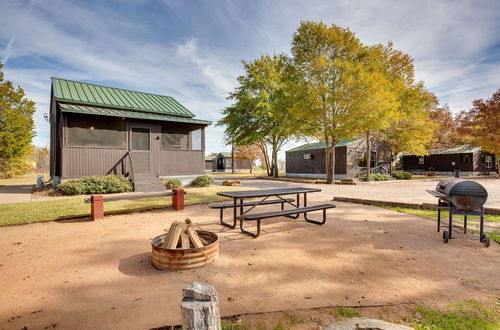 Photo 1 - Cozy Studio Cabin in Kerens w/ Community Pier