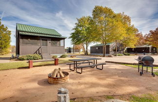 Foto 1 - Cozy Studio Cabin in Kerens w/ Community Pier