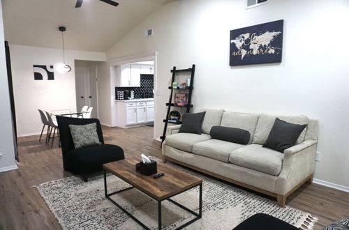 Photo 17 - Newly Updated Cozy Home