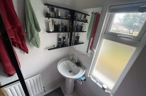 Photo 10 - Spacious 2BD Terrace House W/garden - Dublin