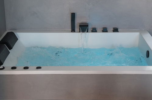 Photo 10 - Ennéa - Jacuzzi & Luxury Suites