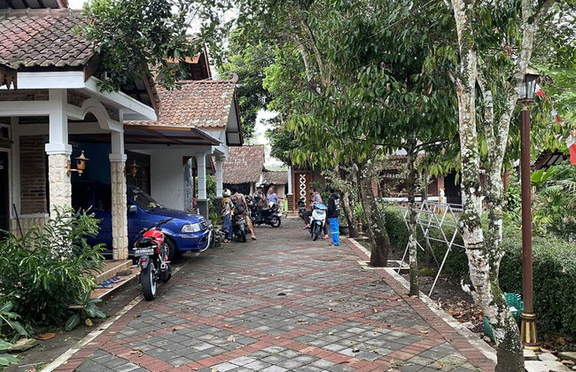 Homestay Candi Pawon Fahrurohman Syariah - Foto 20