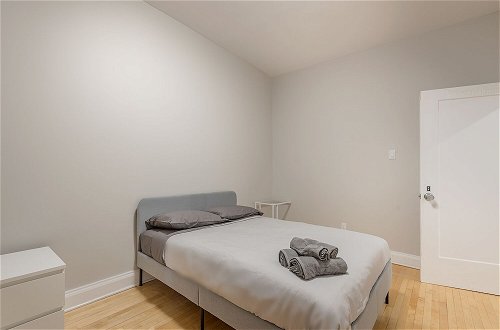 Foto 11 - Beautiful 5BR in the HEART of Mile-End