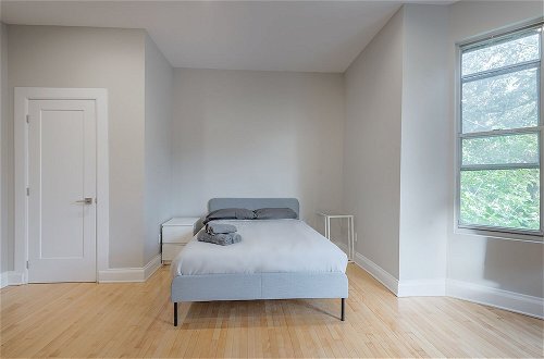 Photo 6 - Beautiful 5BR in the HEART of Mile-End