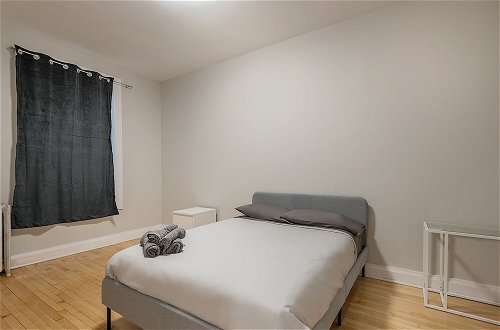 Foto 10 - Beautiful 5BR in the HEART of Mile-End