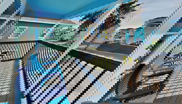 Photo 1 - Ad657-blew By You