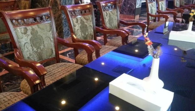 Coin salon dans le hall