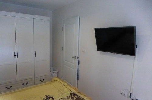 Photo 3 - 1 Double Bedroom Apartment With Swimming Pool Security and High Speed Wifi