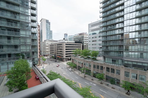 Photo 33 - Modern Condo in Financial District