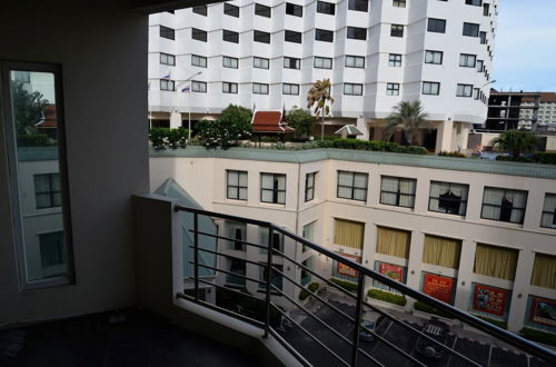 Photo 5 - Jomtien Plaza Residence With sea View, spa Shower Bath tub